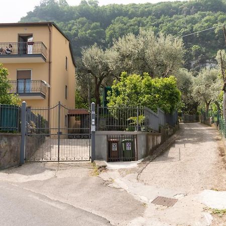 Sorrentovibes - Sea View Rooftop Apartment With Jacuzzi & Garden المظهر الخارجي الصورة