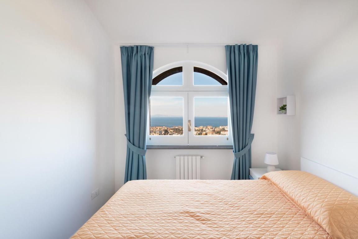Sorrentovibes - Sea View Rooftop Apartment With Jacuzzi & Garden المظهر الخارجي الصورة