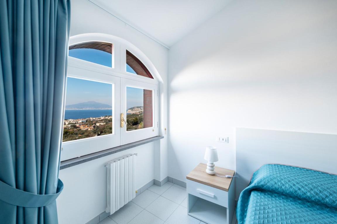 Sorrentovibes - Sea View Rooftop Apartment With Jacuzzi & Garden المظهر الخارجي الصورة