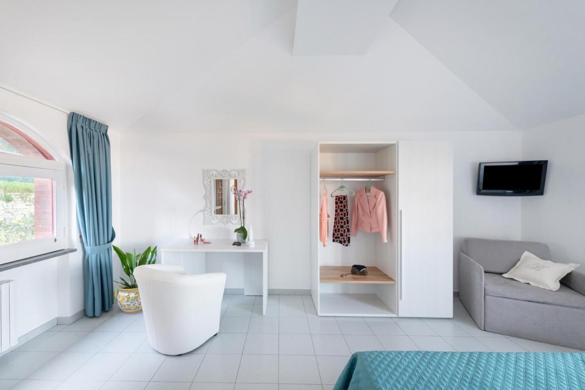Sorrentovibes - Sea View Rooftop Apartment With Jacuzzi & Garden المظهر الخارجي الصورة