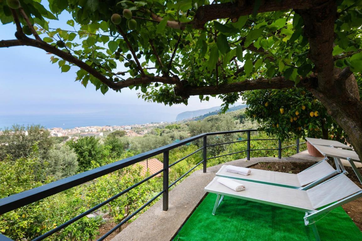 Sorrentovibes - Sea View Rooftop Apartment With Jacuzzi & Garden المظهر الخارجي الصورة